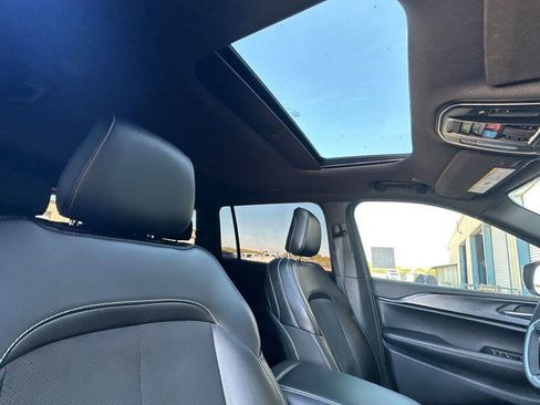 Used 2025 Jeep Grand Cherokee L Altitude image 18