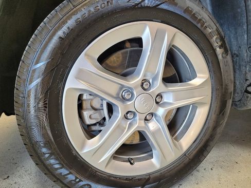 Used 2024 Jeep Compass Latitude image 31