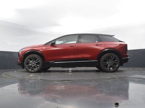 New 2026 Cadillac Optiq Sport 2 image 48