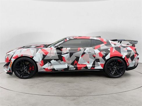 Used 2018 Chevrolet Camaro SS image 2