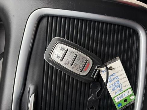 Used 2024 Chrysler Pacifica Touring-L image 49