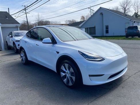 Used 2023 Tesla Model Y Long Range AWD/4WD image 8