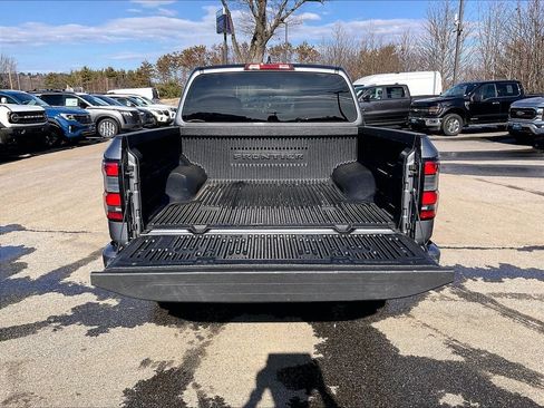 Used 2024 Nissan Frontier SV image 33