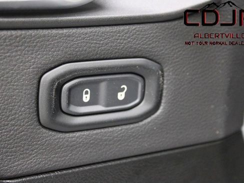 Used 2023 Jeep Gladiator Rubicon w/ Cold Weather Group AWD/4WD image 23