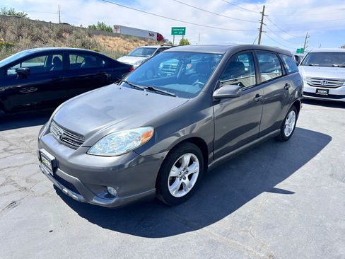 Used 2005 Toyota Matrix XR FWD image 2