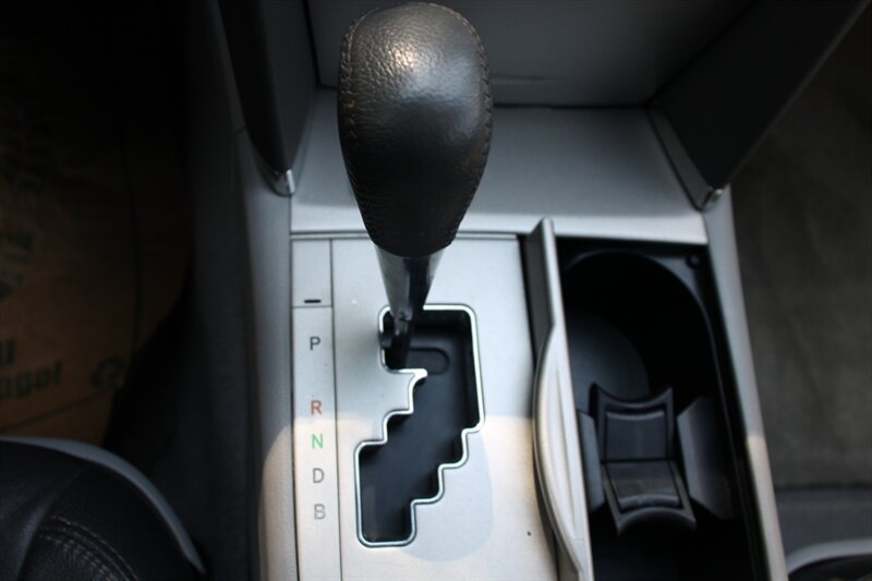 Used 2009 Toyota Camry Hybrid w/ Upgrade Pkg w/ Navigation FWD image 8