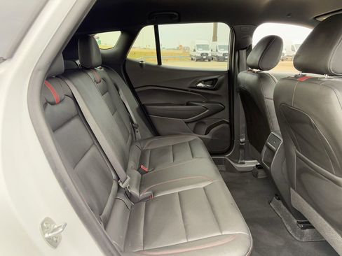 Used 2025 Chevrolet Trax RS image 29