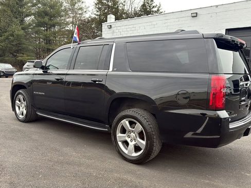 Used 2017 Chevrolet Suburban LT image 5