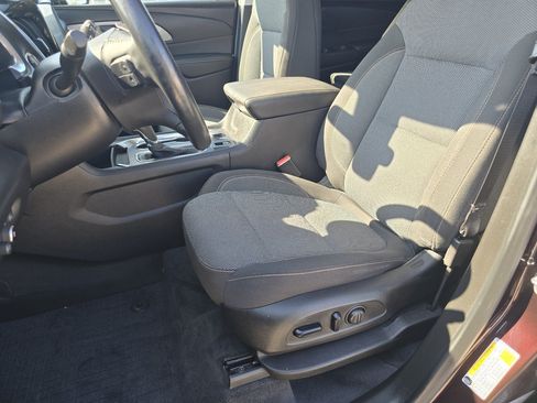 Used 2020 Chevrolet Traverse LT FWD image 21