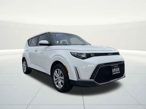 Used 2023 Kia Soul LX image 25