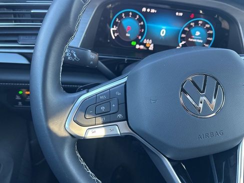 Used 2024 Volkswagen Atlas Cross Sport SE w/ Panoramic Sunroof Package image 25