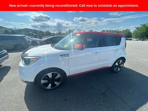 Used 2017 Kia Soul + w/ Designer's Package FWD image 16