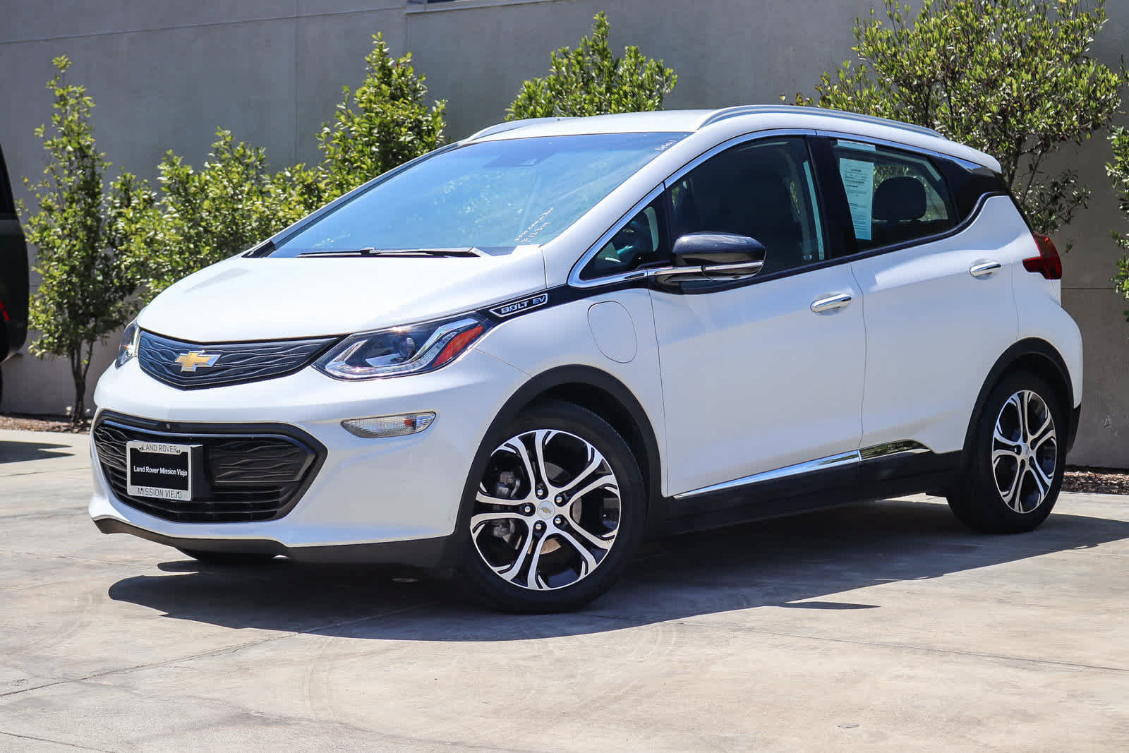 Used 2020 Chevrolet Bolt Premier w/ Infotainment Package FWD image 1