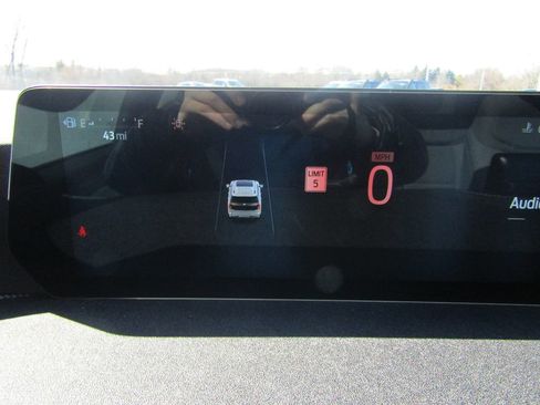 Used 2025 Ford Expedition Max Platinum w/ Driver's Package image 34