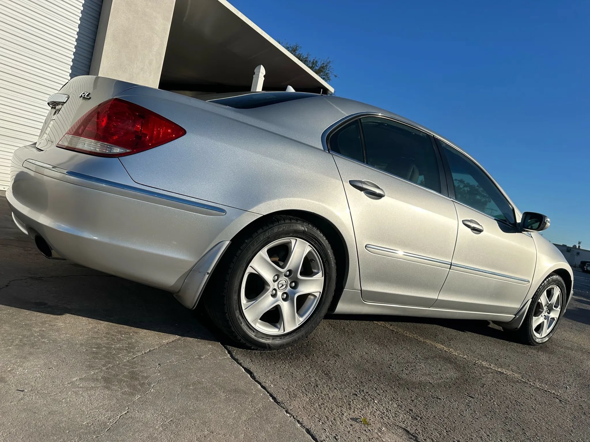 Used 2005 Acura RL AWD/4WD image 3