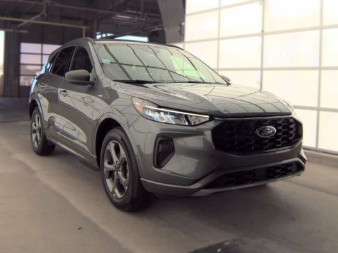 Used 2024 Ford Escape ST-Line w/ Tech Pack #1 AWD/4WD image 4