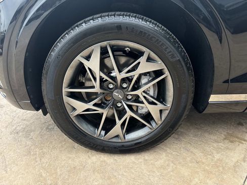 Used 2023 Genesis GV70 2.5T w/ Select Package image 10