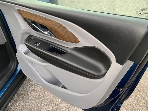 Used 2021 GMC Terrain SLE w/ Driver Convenience Package image 26