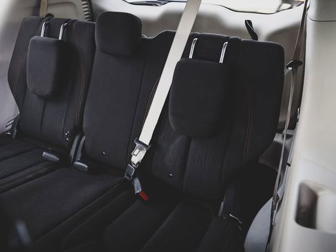 Used 2017 Chrysler Pacifica Touring image 17