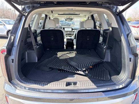 Used 2023 Kia Telluride EX w/ EX Captain's Chair Package image 12