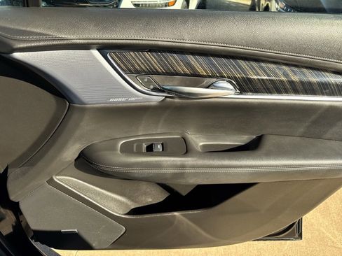 Used 2023 Cadillac XT6 Premium Luxury image 23