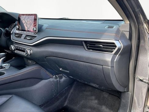 Used 2022 Nissan Altima 2.5 SR image 17