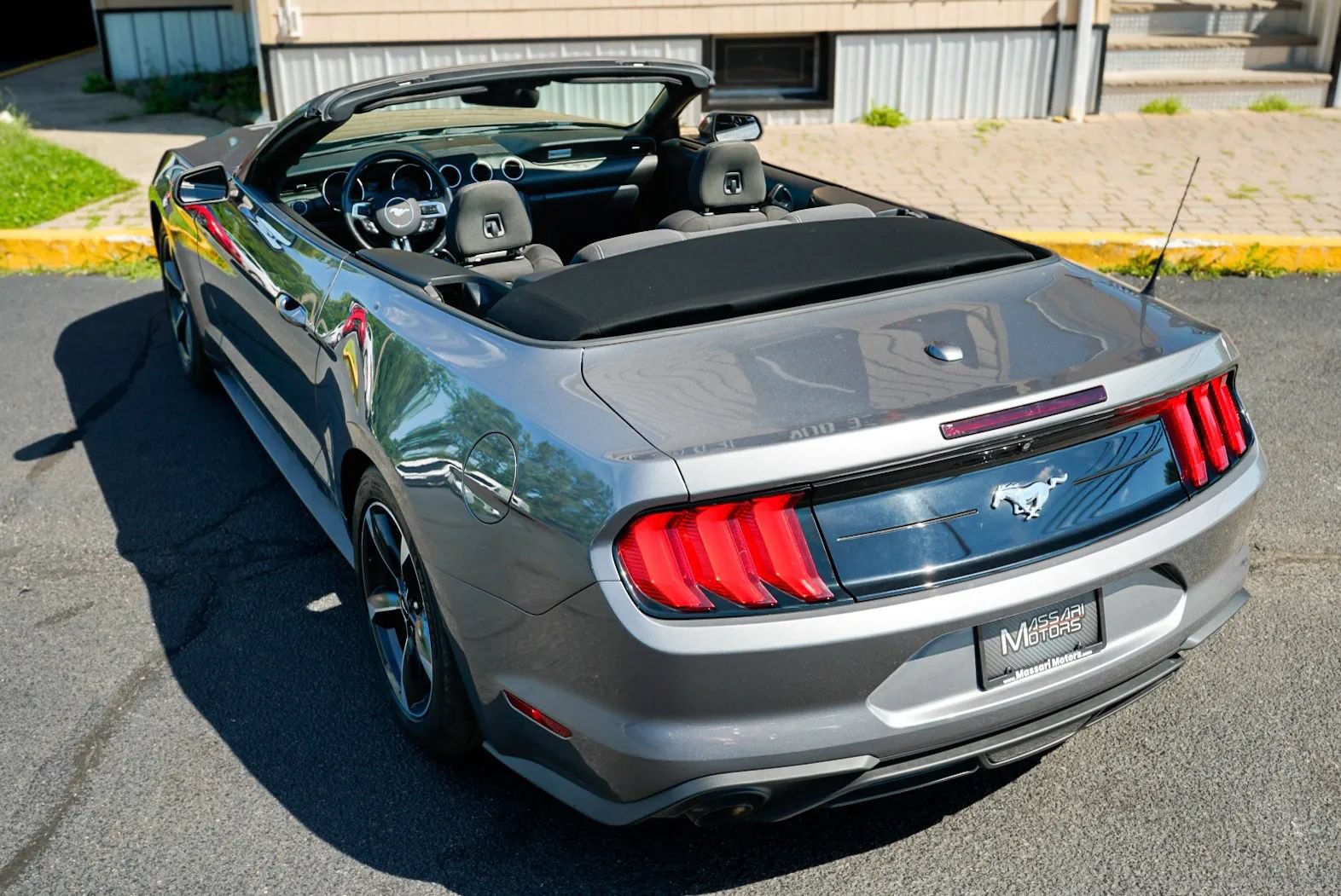 Used 2021 Ford Mustang Convertible RWD image 7