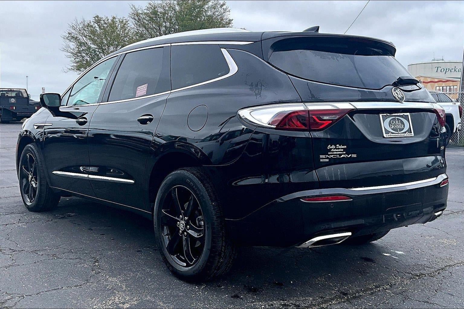 Used 2023 Buick Enclave Essence w/ Experience Buick Package AWD/4WD image 5