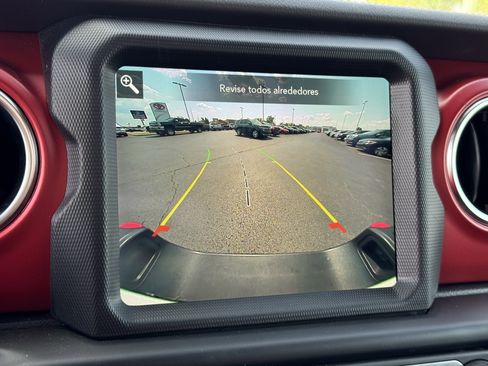 Used 2022 Jeep Gladiator Rubicon w/ Cold Weather Group image 9