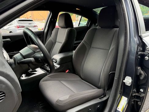 Used 2019 Dodge Charger SXT RWD image 23