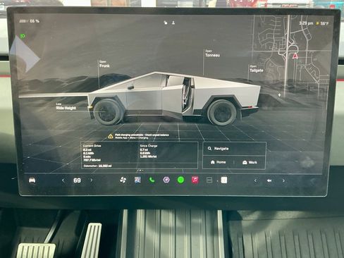 Used 2024 Tesla Cybertruck AWD Crew Cab image 25