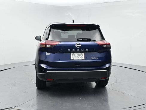 Used 2024 Nissan Rogue SV AWD/4WD image 19