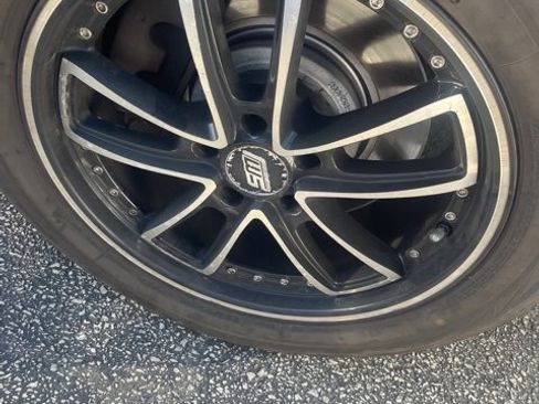 Used 2011 Dodge Challenger R/T image 6