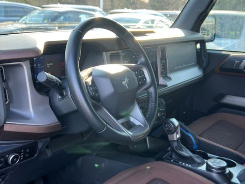 Used 2023 Ford Bronco Outer Banks image 13
