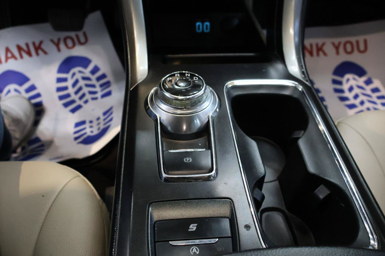 Used 2020 Ford Fusion SEL FWD image 16