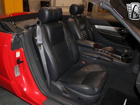 Used 2002 Ford Thunderbird image 21