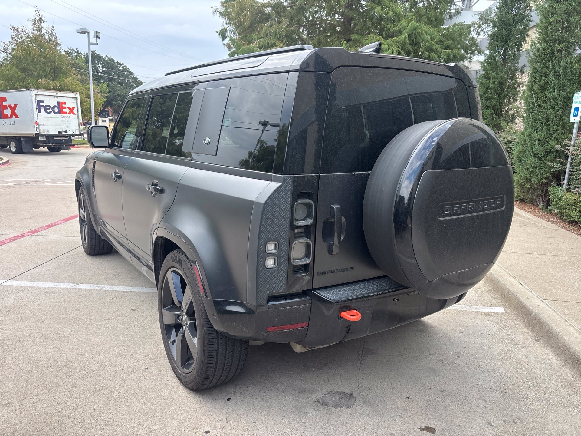 Used 2024 Land Rover Defender 110 X AWD/4WD image 8