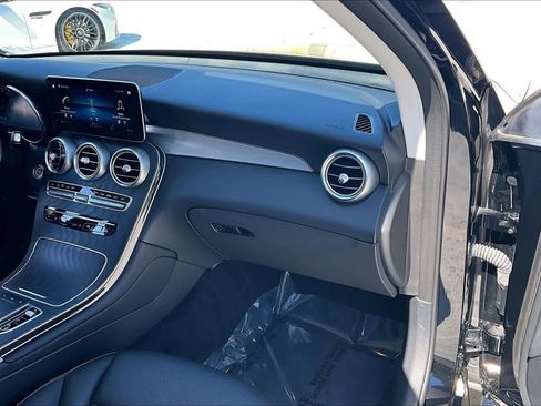 Used 2022 Mercedes-Benz GLC 300 image 17