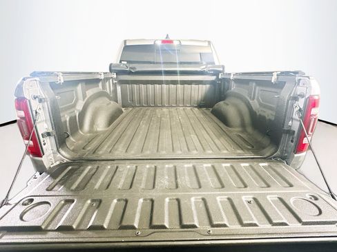 Used 2019 RAM 1500 Laramie RWD image 30