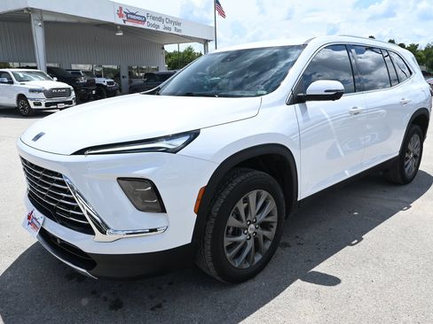 Used 2026 Buick Enclave Preferred FWD image 5