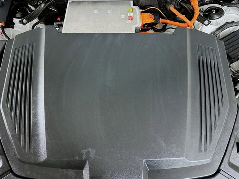 Used 2024 Audi Q8 e-tron Premium image 13