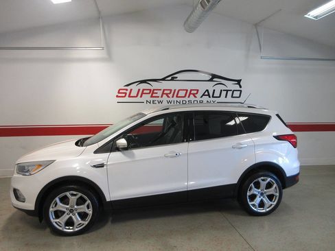 Used 2019 Ford Escape Titanium w/ U9j03 - Titanium Tow Package image 2