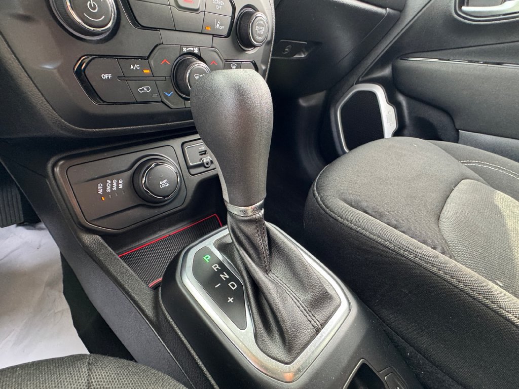 Used 2021 Jeep Renegade Sport AWD/4WD image 27