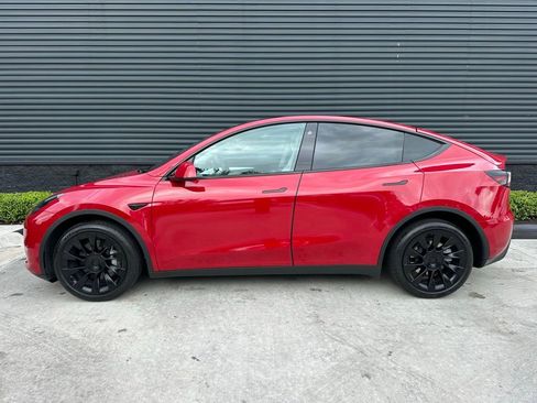 Used 2022 Tesla Model Y Long Range image 2