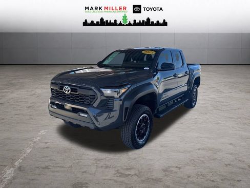 Used 2025 Toyota Tacoma TRD Off-Road AWD/4WD image 28