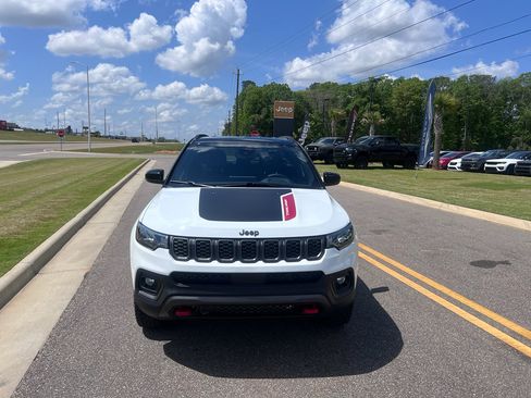 New 2026 Jeep Compass Trailhawk image 2