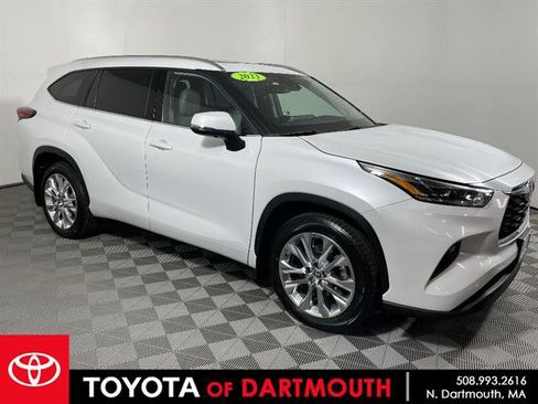 Used 2023 Toyota Highlander Limited AWD/4WD image 1