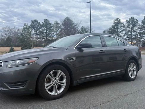 Used 2018 Ford Taurus SEL image 1