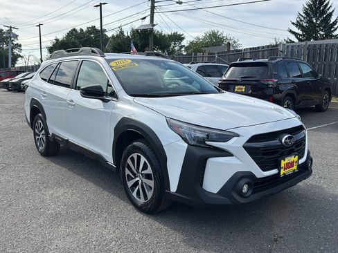 Certified 2025 Subaru Outback Premium w/ Popular Package #1A AWD/4WD image 4
