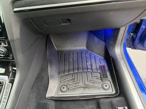 Used 2017 Volkswagen Golf R 4-Door image 21